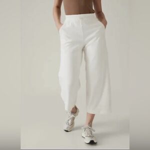 Athleta Cream Triumph Hybrid Wide Crop 2x NWT